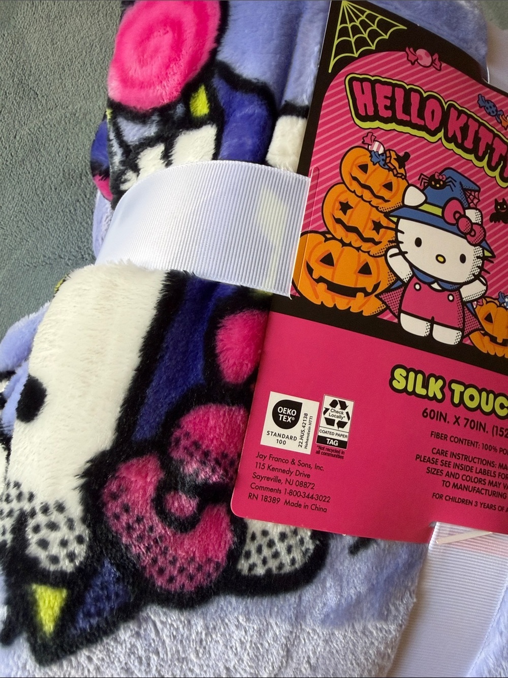 Hello Kitty Halloween Plush Throw - Lavender, Pink & White - Picture 8 of 9